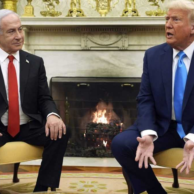 Americký prezident Donald Trump (vpravo) s izraelským premiérom Benjaminom Netanjahuom.