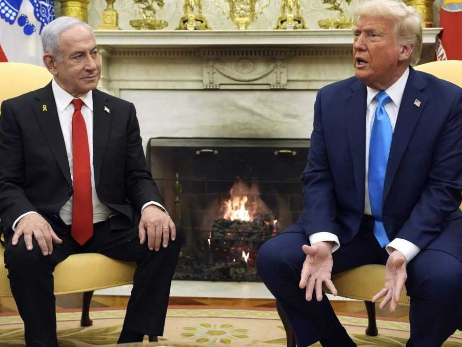 Americký prezident Donald Trump (vpravo) s izraelským premiérom Benjaminom Netanjahuom.