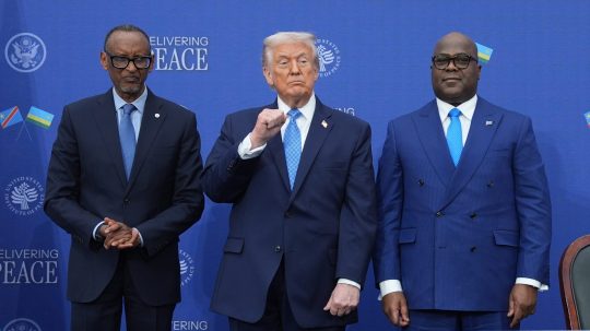 P. Kagame, D. Trump a F. Tshisekedi vo Washingtone.