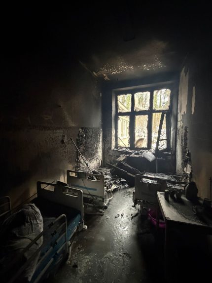 HorieÃ…Â¥ zaÃ„Âalo na jednej z izieb.