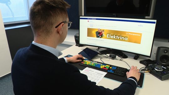 Boris si prezerá stránku energopomoc.sk