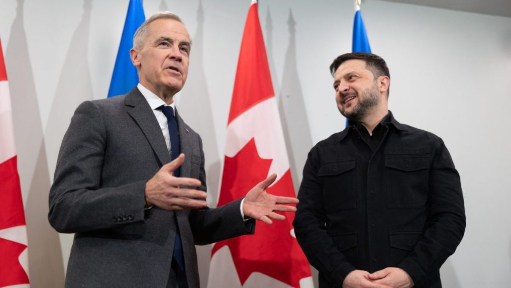 Kanadský premiér Mark Carney a ukrajinský prezident Volodymyr Zelenskyj.