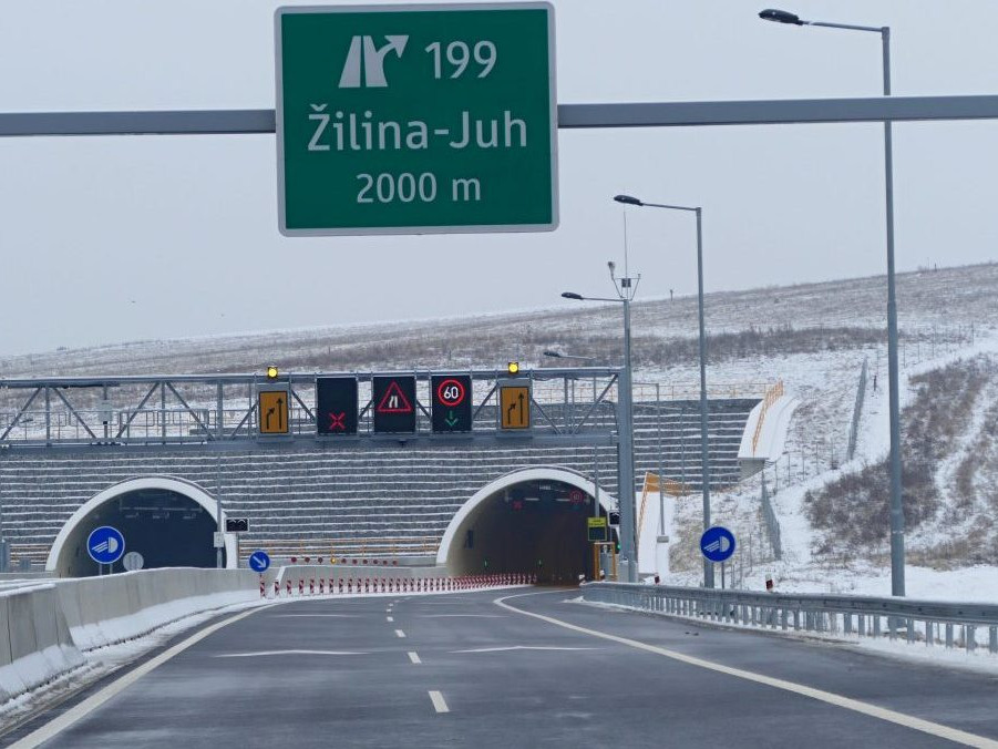 Úsek diaľnice D1 Hričovské Podhradie – Lietavská Lúčka.