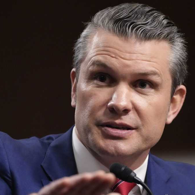Minister obrany USA Pete Hegseth.