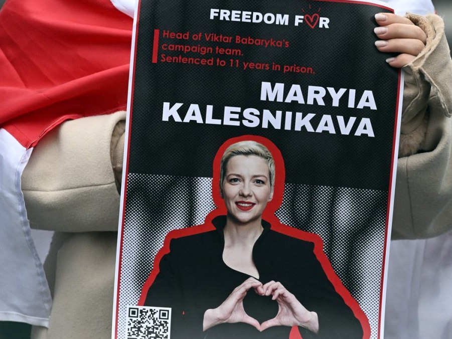 Na snímke fotografia Maryie Kalesnikavovej.