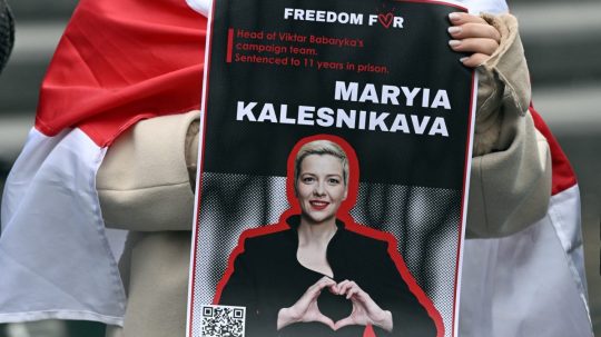 Na snímke fotografia Maryie Kalesnikavovej.