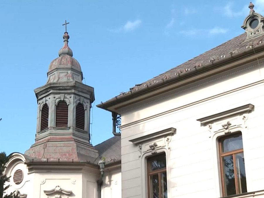 Na snímke kaštieľ v Pribeníku.