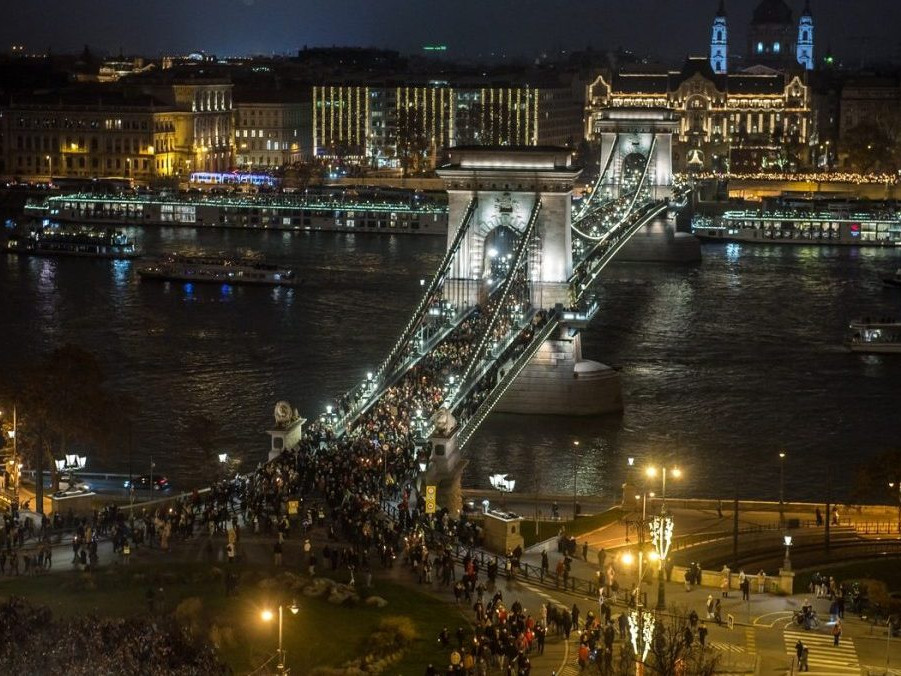 Na snímke pochod v Budapešti.