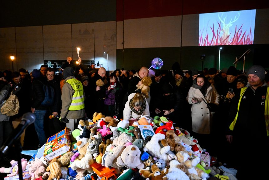 Na snímke protestujúci v Budapešti.