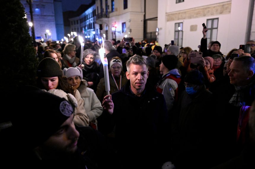 Na snÃƒÂ­mke protestujÃƒÂºci v BudapeÃ…Â¡ti.