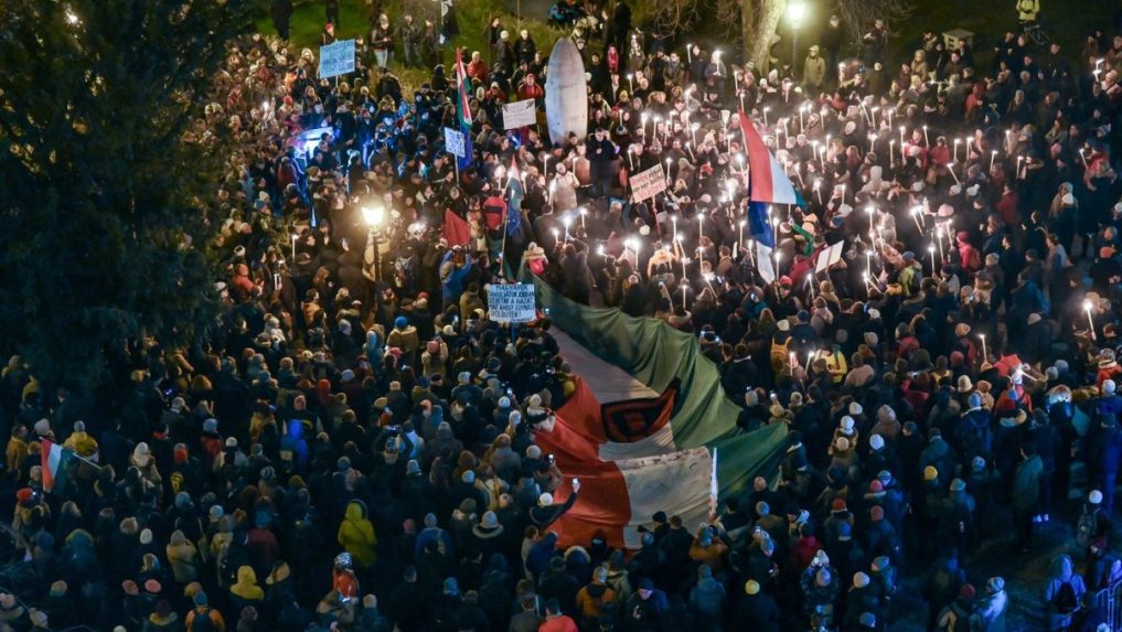 Na snímke protesty v Budapešti.