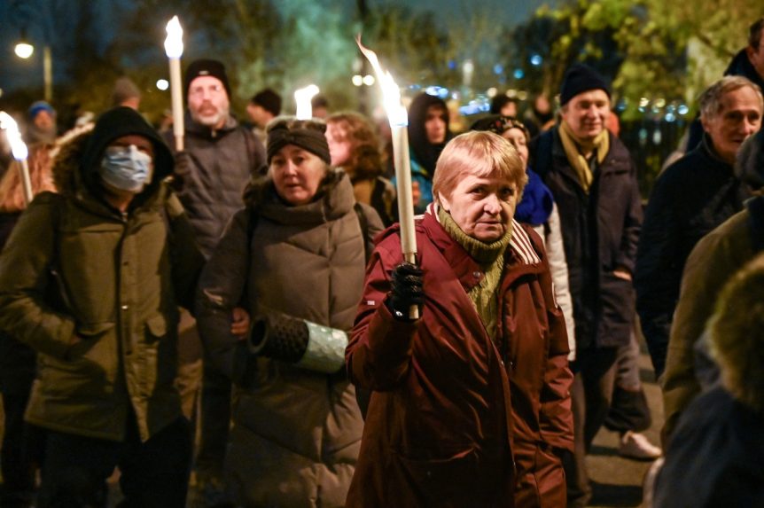 Na snímke protesty v Budapešti.