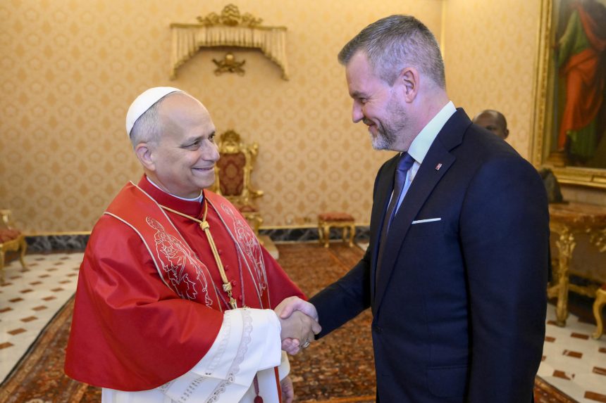 Na snÃƒÂ­mke pÃƒÂ¡peÃ…Â¾ Lev XIV. a slovenskÃƒÂ½ prezident Peter Pellegrini.