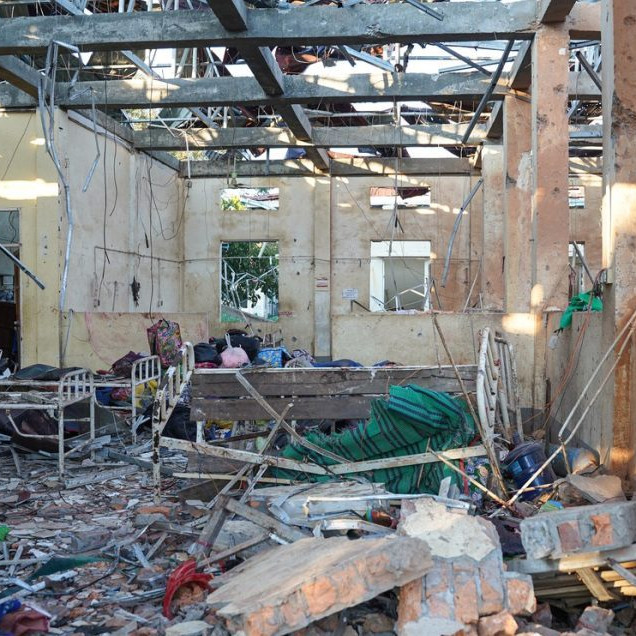 Na snímke zničená nemocnica v Mjanmarsku.