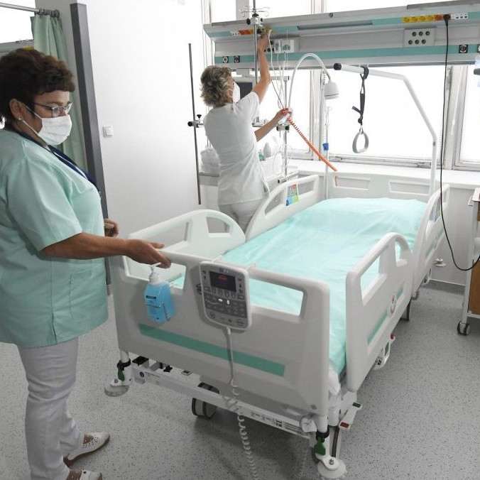 Na snímke zdravotný personál.