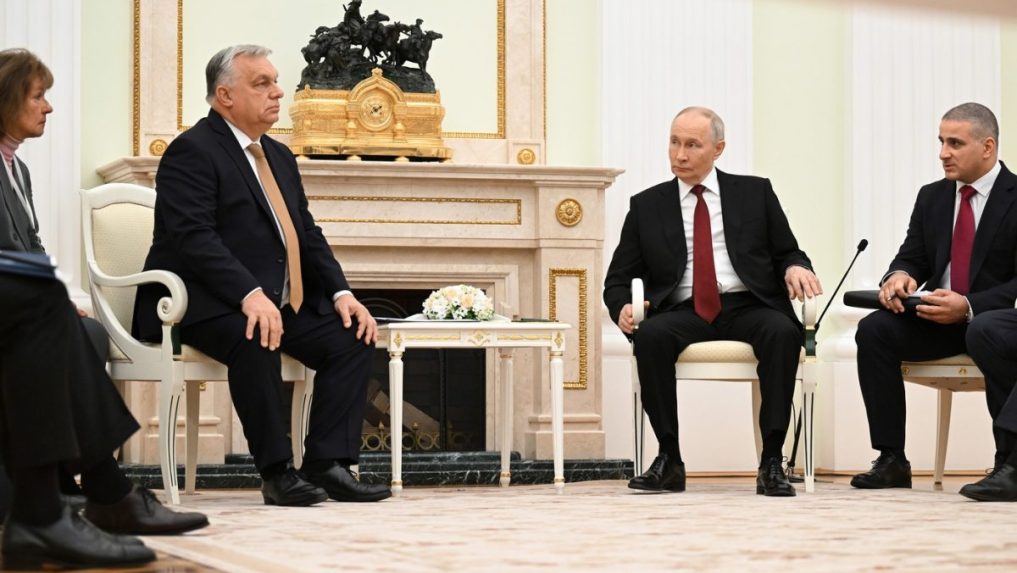 Na snímke Viktor Orbán a Vladimir Putin.