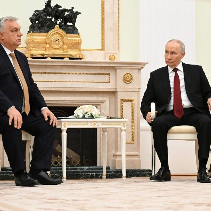 Na snímke Viktor Orbán a Vladimir Putin.
