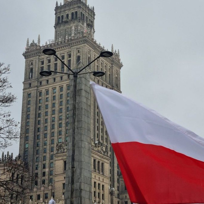 Na snímke poľská vlajka.