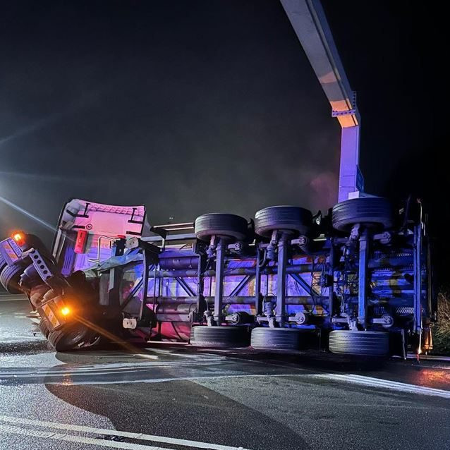 Prevrátený príves s formaldehydom.