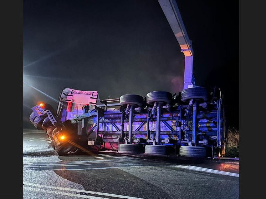 Prevrátený príves s formaldehydom.