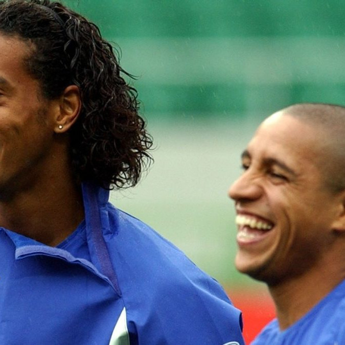 Ronaldinho a R. Carlos