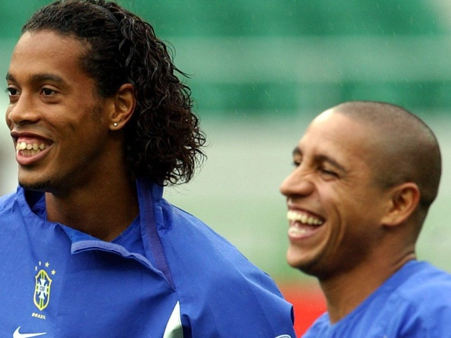 Ronaldinho a R. Carlos