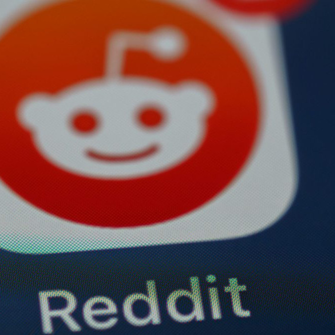Na ilustračnej snímke logo Reddit.
