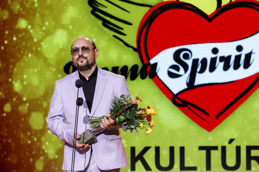 Na snímke ocenený Organizátor Gypsy Jazz Festivalu Milo Suchomel.