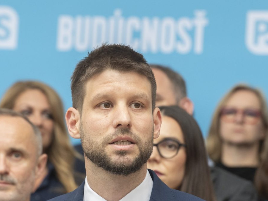 Na snímke Michal Šimečka.