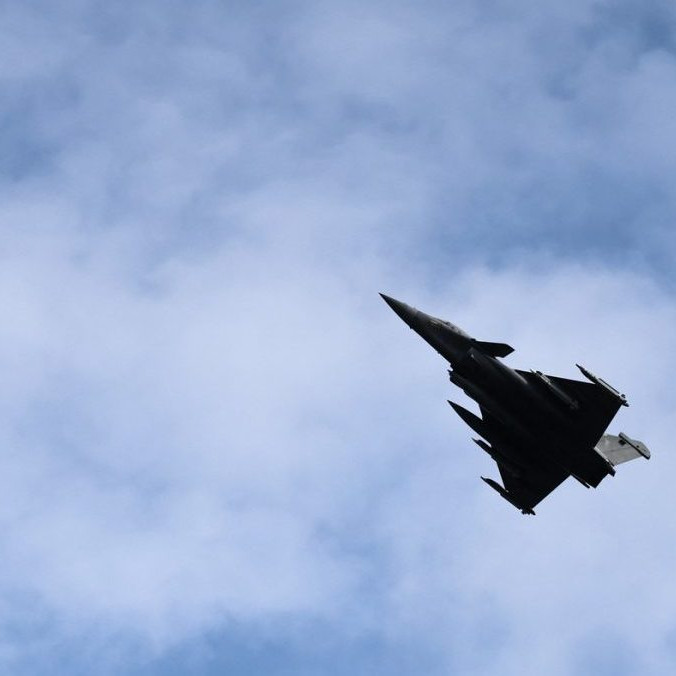 Na ilustračnej snímke vzlet stíhačky.