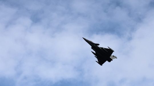 Na ilustračnej snímke vzlet stíhačky.