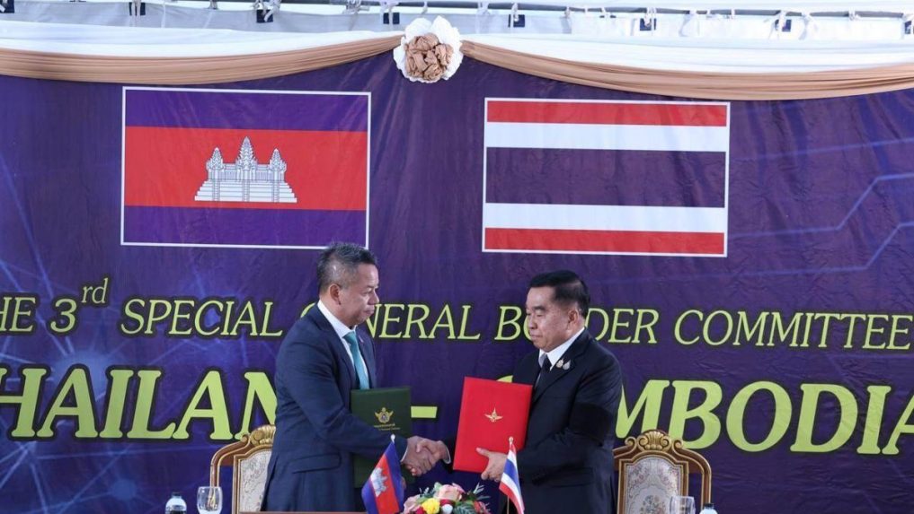 Ministri obrany Thajska a Kambodže.