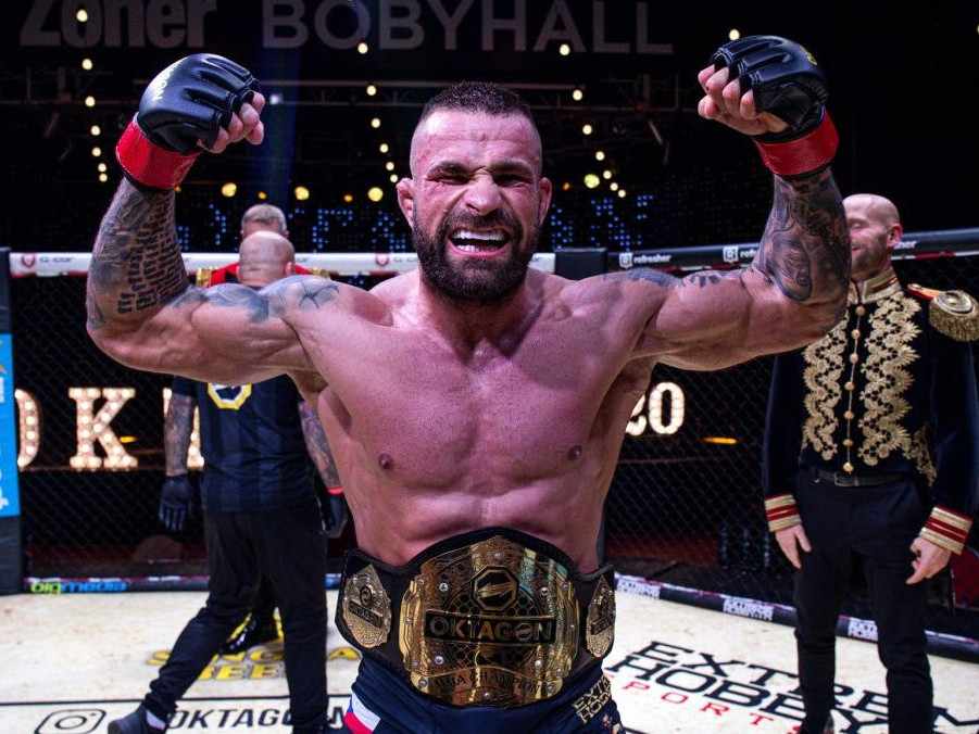 Na archívnej snímke z roku 2020 Karlos Vémola.