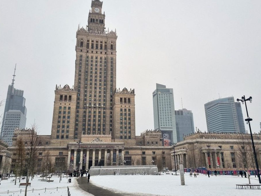 Na ilustračnej snímke je Varšava.