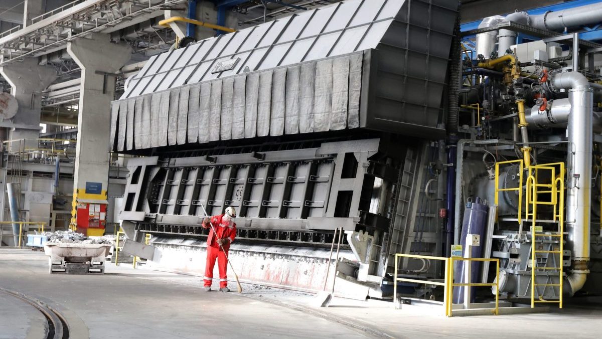 Po dom&aacute;cnostiach sa energopomoci zrejme dočk&aacute; aj n&aacute;&scaron; priemysel. Opoz&iacute;cia tvrd&iacute;, že na to nem&aacute;me peniaze