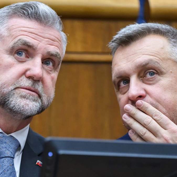 Tibor Gašpar (Smer-SD) a Andrej Danko (SNS).