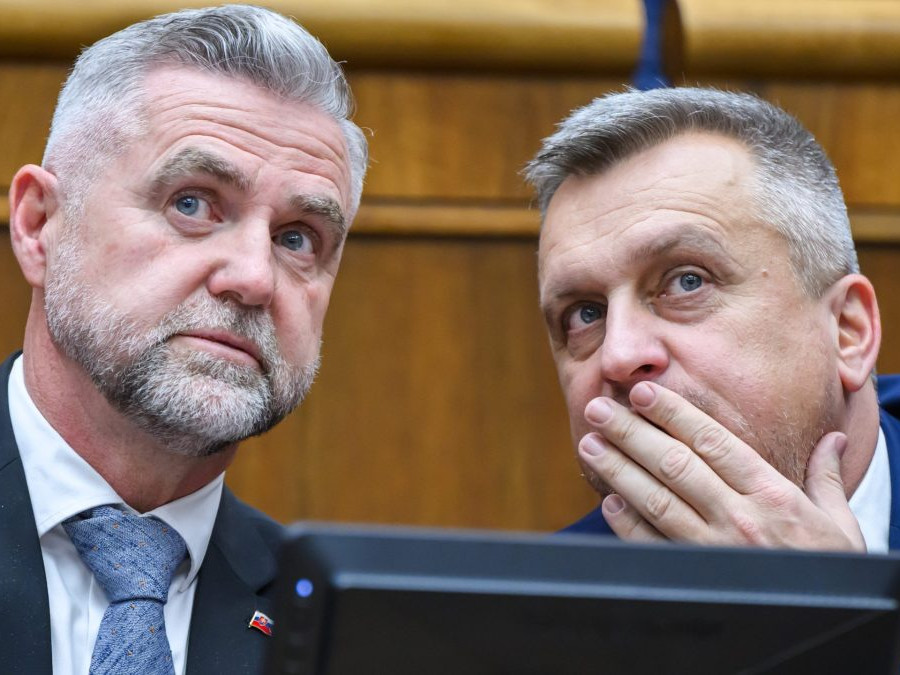 Tibor Gašpar (Smer-SD) a Andrej Danko (SNS).