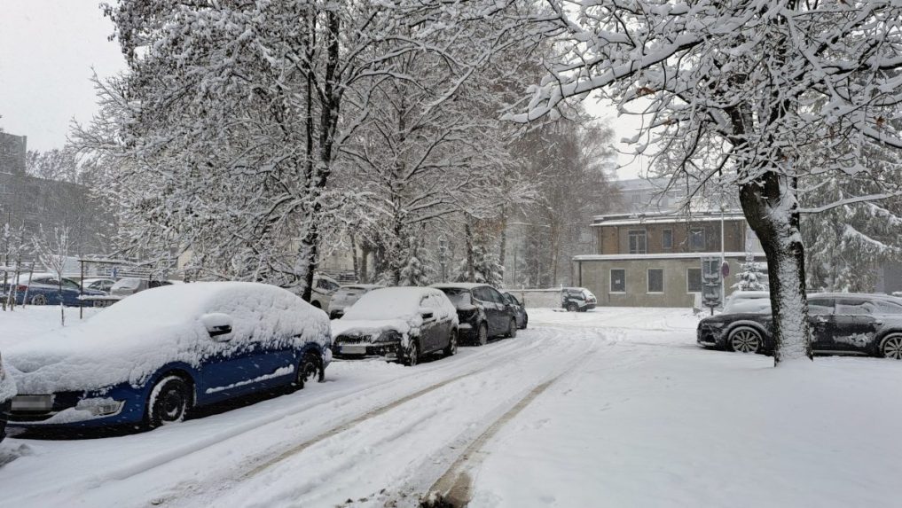 zasnežená cesta v Poprade