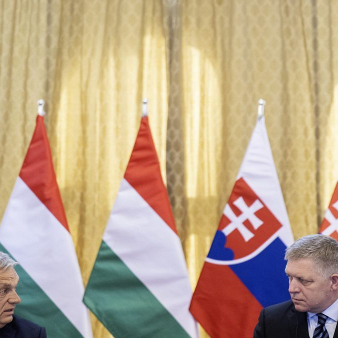 Zľava maďarský premiér Viktor Orbán a slovenský premiér Robert Fico.
