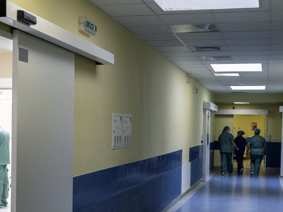 Chodba v Univerzitnej nemocnici Bratislava.