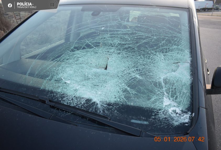 Na sn&Atilde;&Acirc;&shy;mke rozbit&Atilde;&Acirc;&copy; &Atilde;&Acirc;eln&Atilde;&Acirc;&copy; sklo osobn&Atilde;&Acirc;&copy;ho auta.