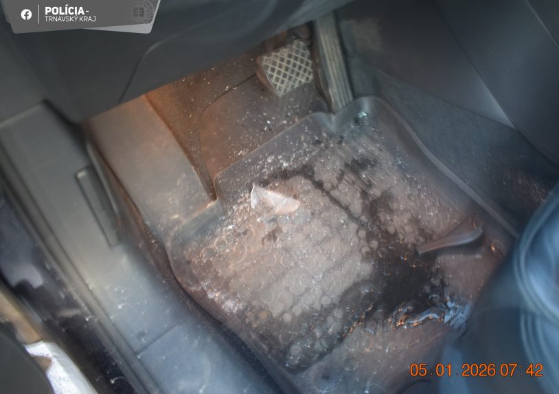 Kus &Atilde;&Acirc;&frac34;adu v aute, ktor&Atilde;&Acirc;&frac12; spadol z kami&Atilde;&Acirc;&sup3;na a zranil spolujazdky&Atilde;&Acirc;u.