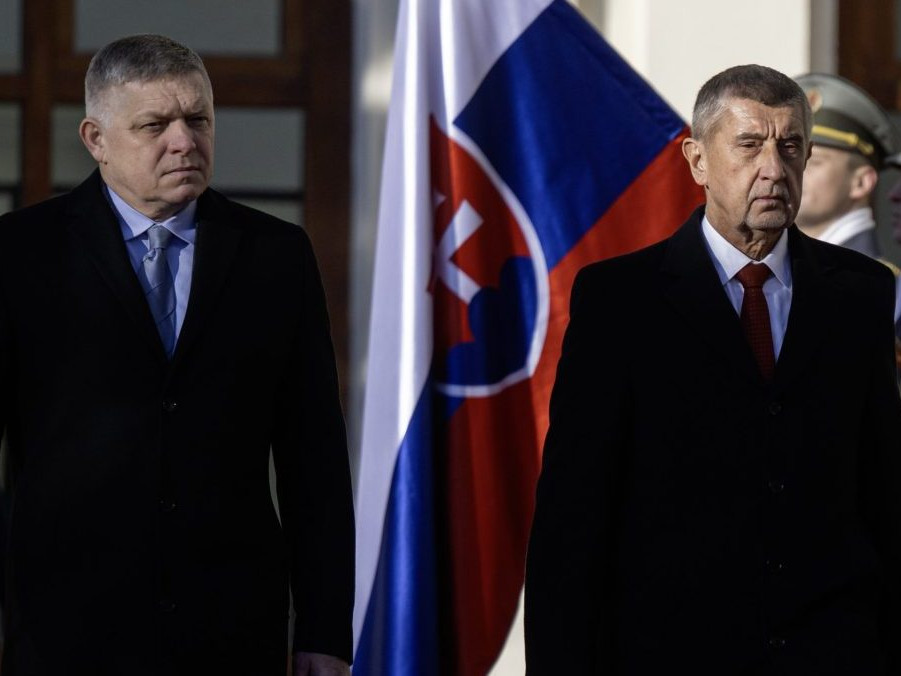 Zľava premiér SR Robert Fico a český premiér Andrej Babiš.