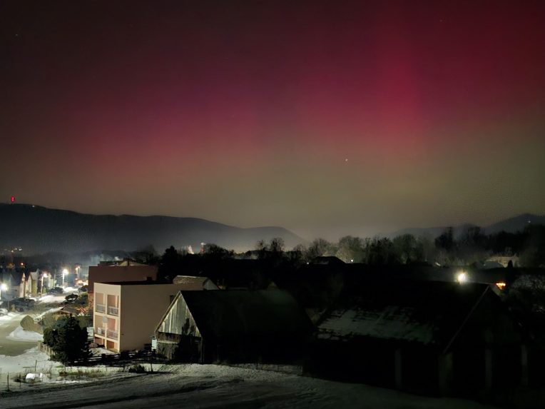 Polárna žiara.