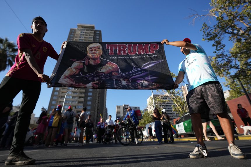 Tisícky ľudí po celom svete vyšli do ulíc, aby vyjadrili názor na americké útoky na Venezuelu