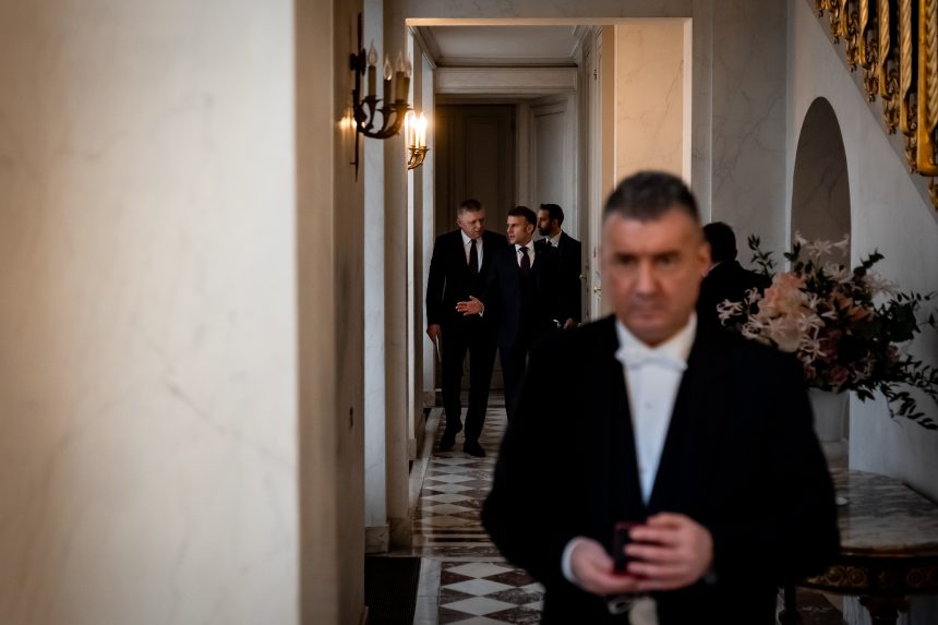 Fico mal s Macronom „skvelý dlhý rozhovor“, témou bola aj jadrová energetika či obranná spolupráca