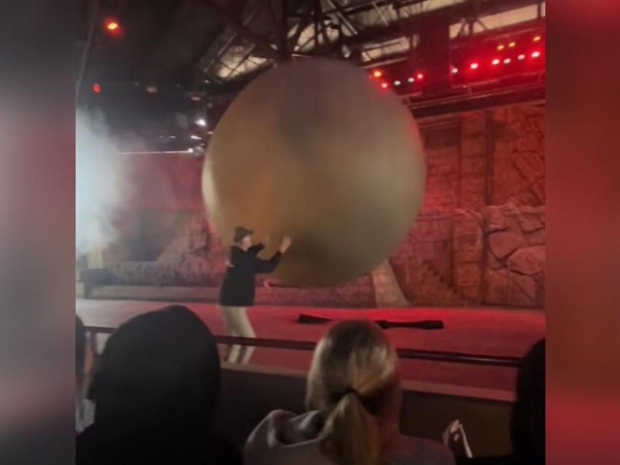 K incidentu došlo počas živého predstavenia Indiana Jones Epic Stunt Spectacular!.