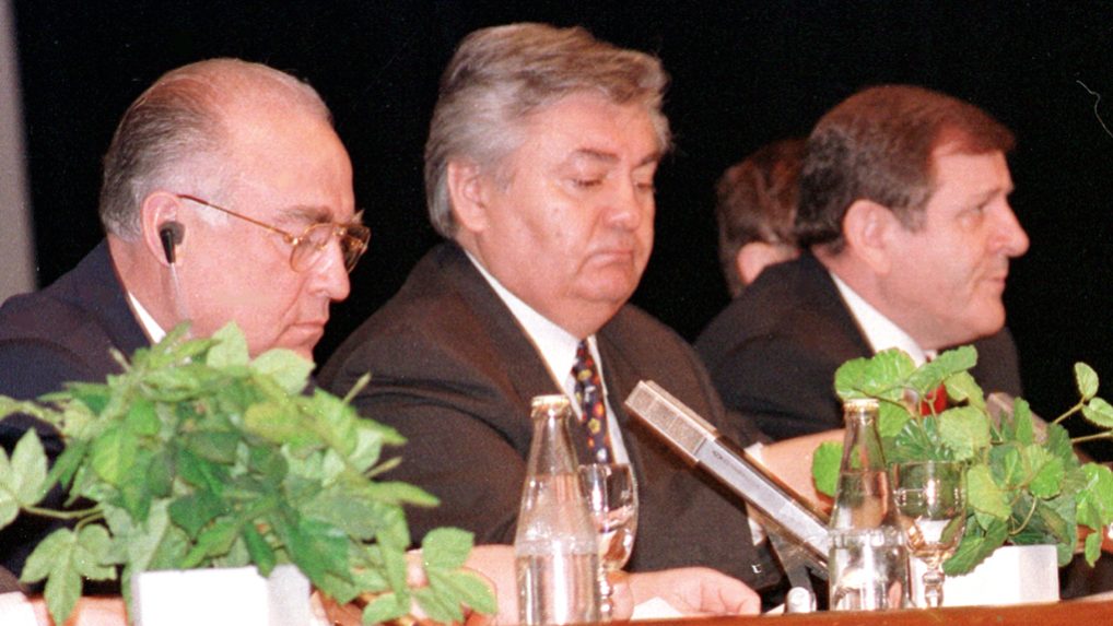 Na archívnej snímke Ján Ducký a Vladimír Mečiar.