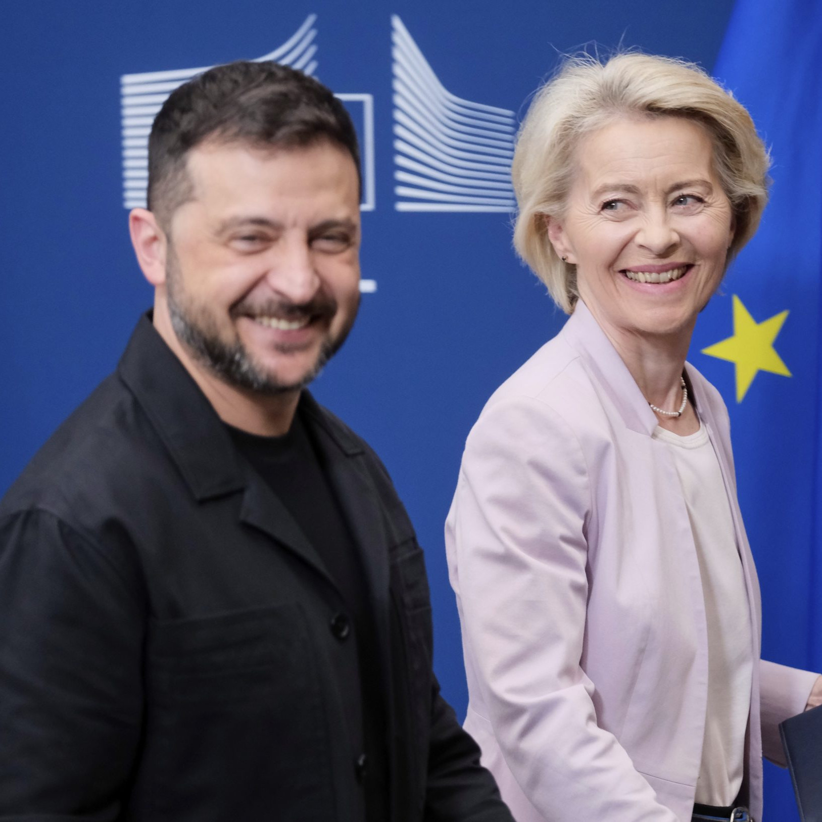 Ursula von der Leyenová a Volodymyr Zelenskyj