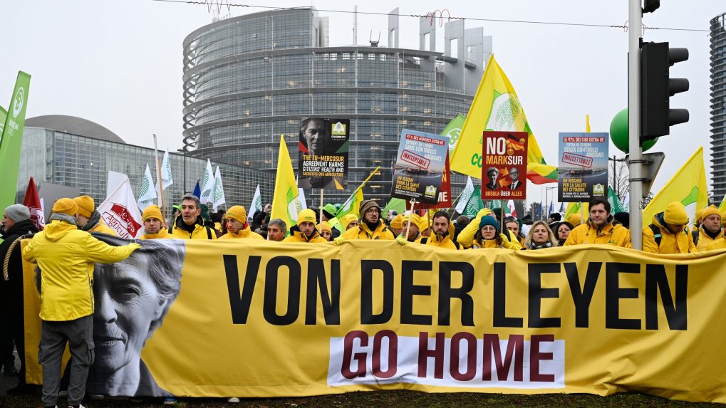 Protest farm&aacute;rov proti obchodnej dohode medzi E&Uacute; a zoskupen&iacute;m Mercusor